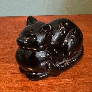 Vintage Black Glass Cat Figurine / Paperweight